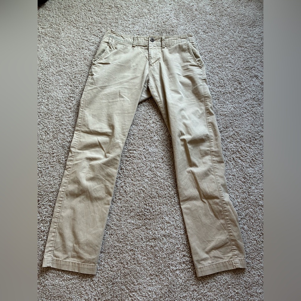 American Eagle Slim Straight Men's Khaki Chinos